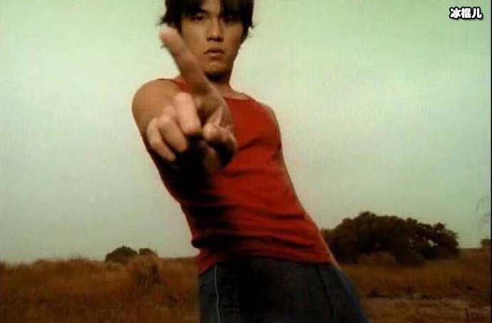 周杰伦年轻时候