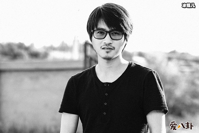 韩寒竖中指是怎么回事