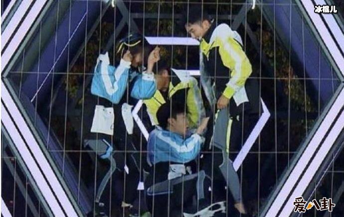 范丞丞扒拉李晨