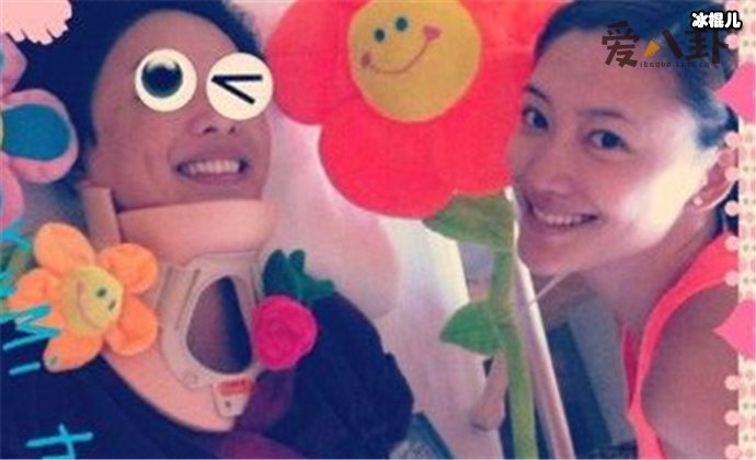 应采儿探望郑希怡照片