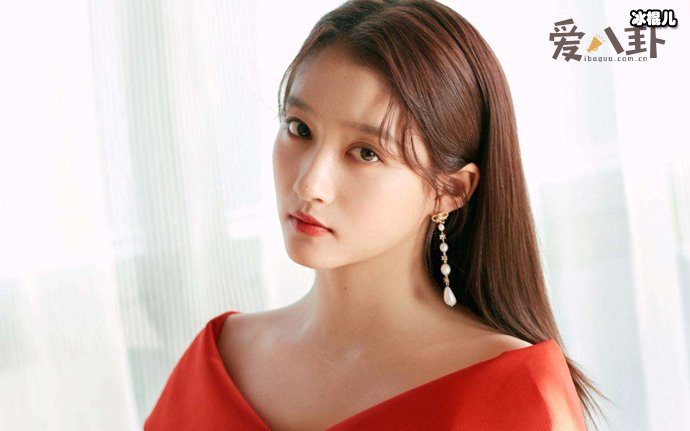 鹿晗关晓彤合体开夫妻店