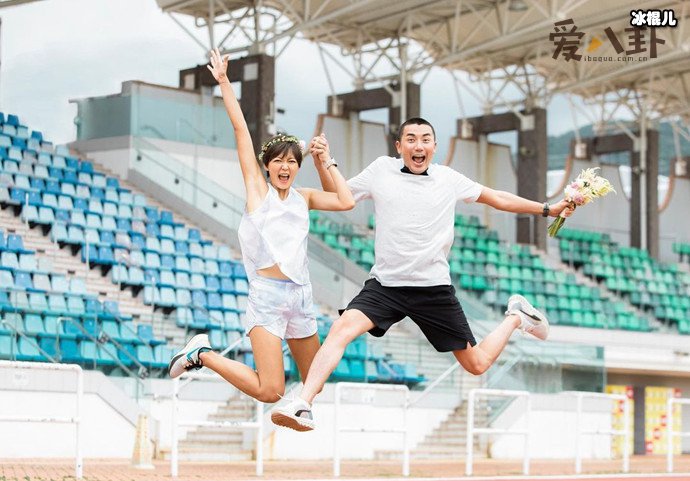 洪永城梁诺妍合影