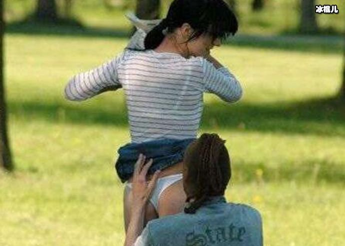 扒衣党街头作案