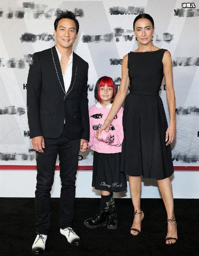 吴彦祖一家出席西部世界首映礼