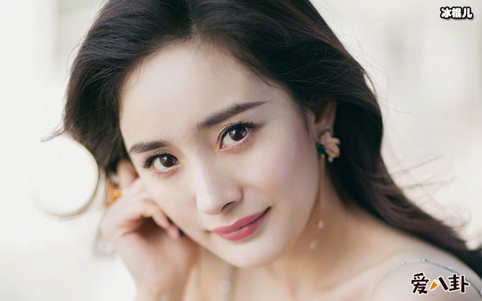 杨幂片场遭恶意拍摄