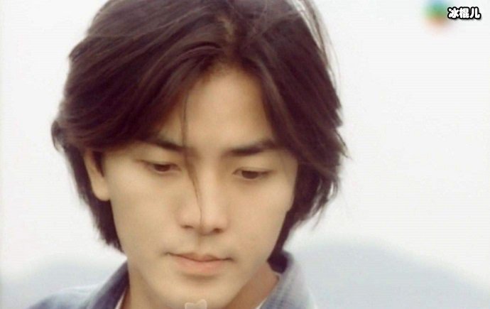 郑伊健年轻时候