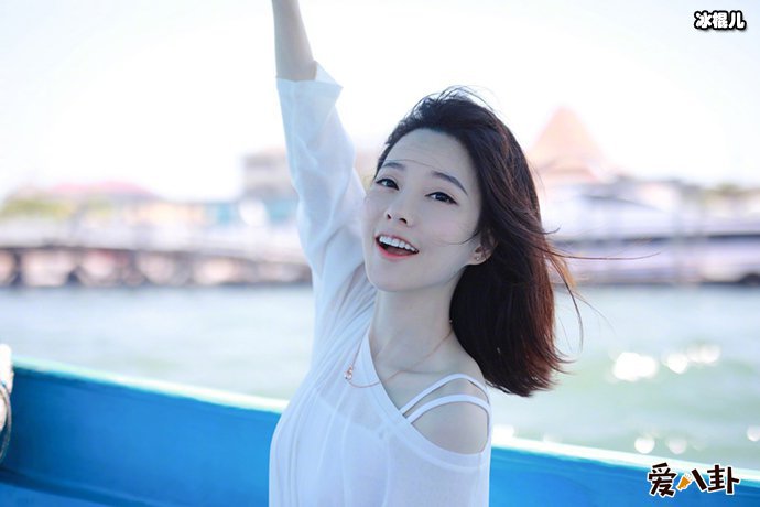 冯提莫身高不足一米六