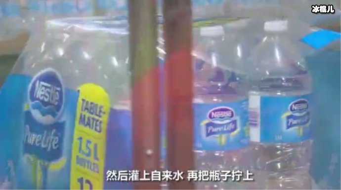 顺走酒店床和电视机