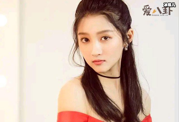 关晓彤被曝延期毕业