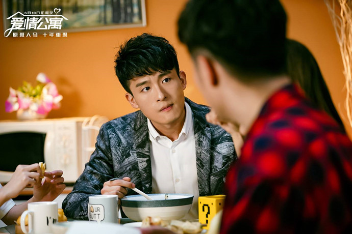 孙艺洲吹蜡烛爱情公寓剧照