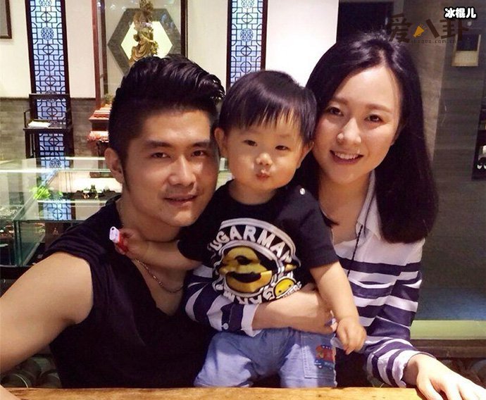 潘阳石磊及儿子