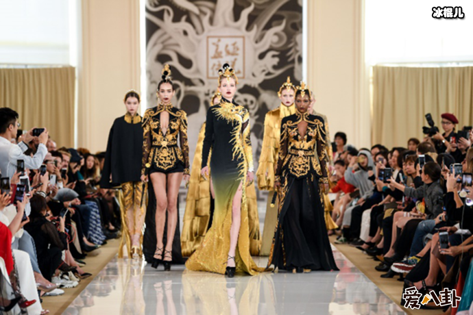 中国传统服饰在巴黎秀场
