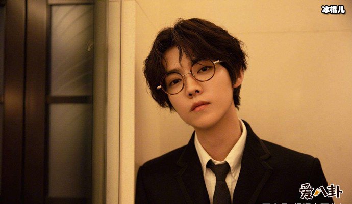 创造营导师鹿晗写真