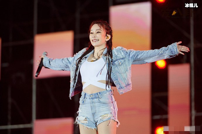 温岚是怎么出道的