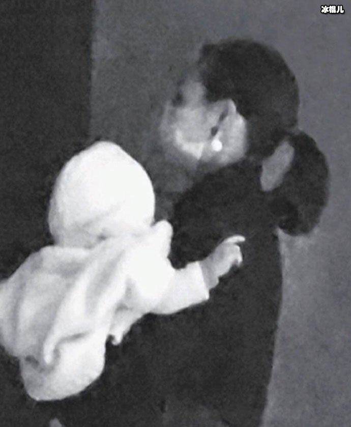 吹石一惠被拍一个人和孩子外出