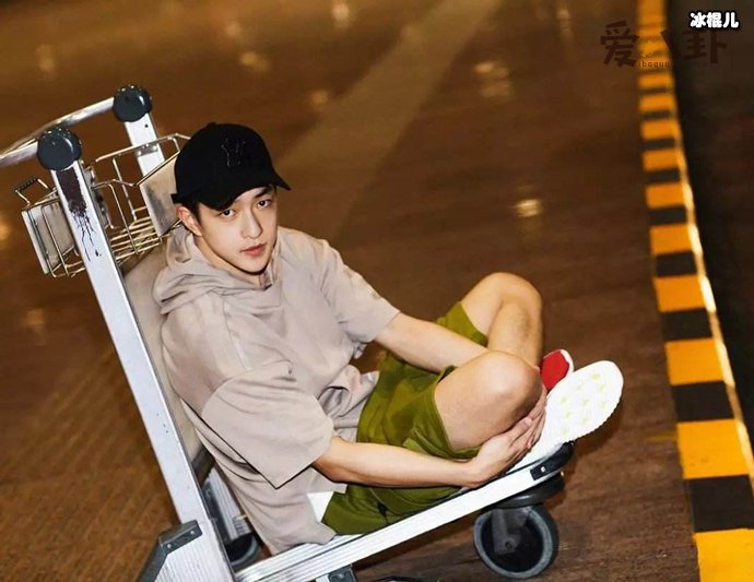 屈楚萧是怎么凉的