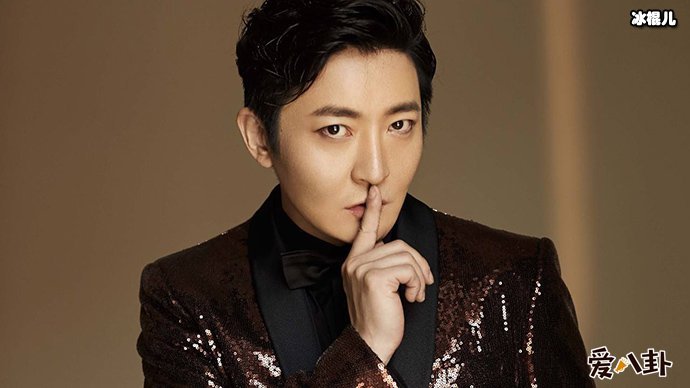 郭京飞小时候捡了条蛇