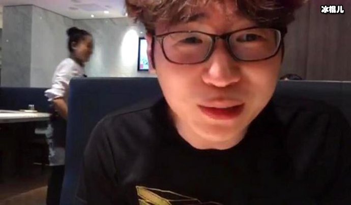 王多多深夜醉酒直播