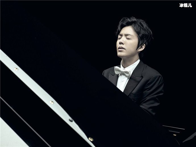 优雅的钢琴王子形象崩塌
