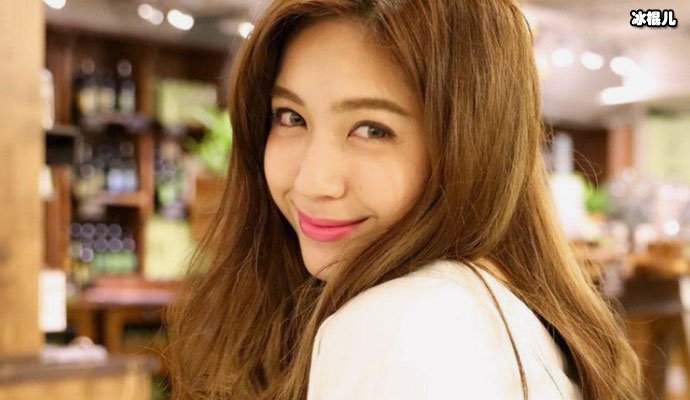 夏若妍混血的吗