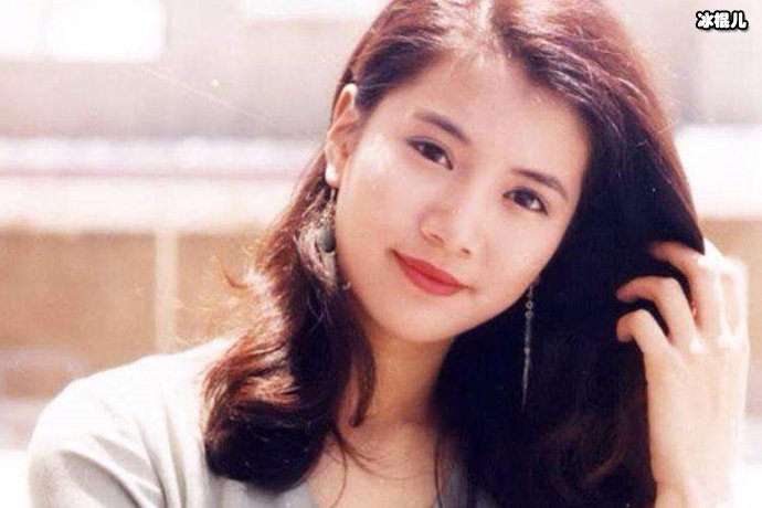 成龙当年为何投诉袁咏仪