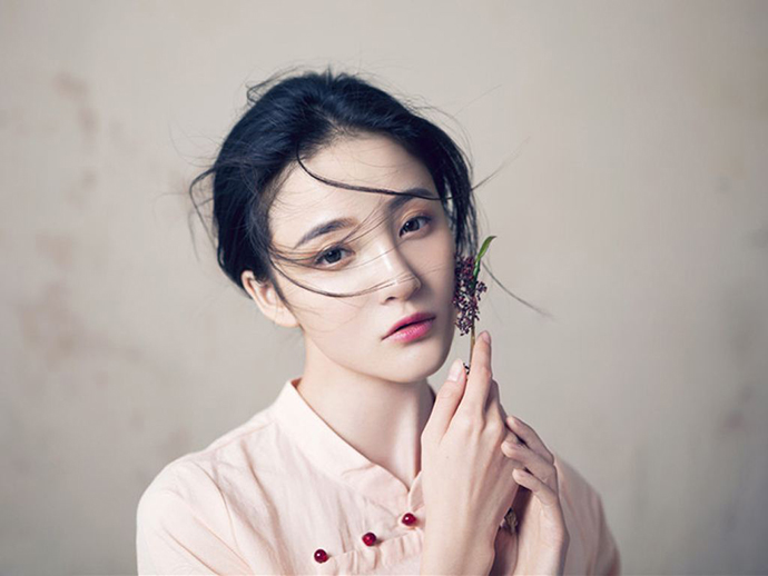 “网红脸”刘雨欣近况