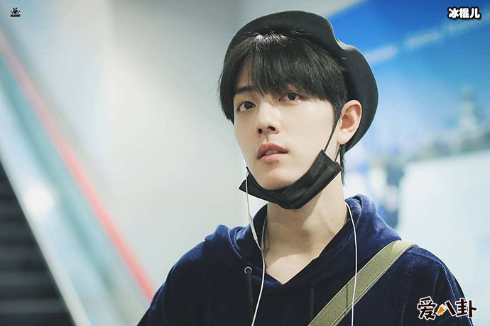 肖战曾被私生饭疯狂骚扰