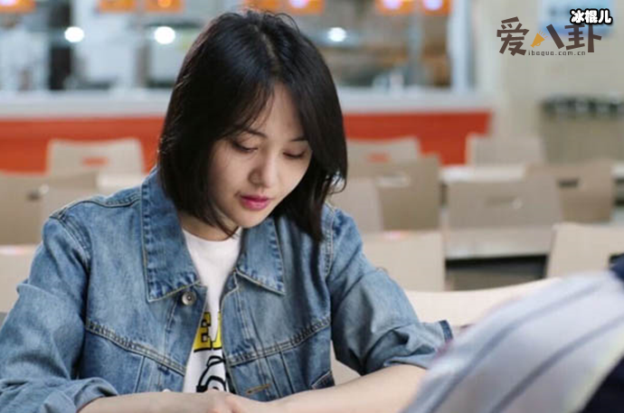 郑爽的嘴怎么回事