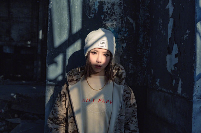 娱乐圈中的忘年恋情