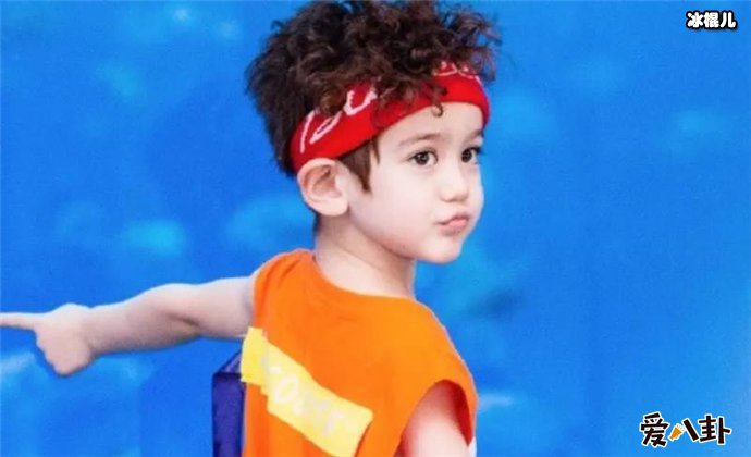 周嘉诚是混血儿