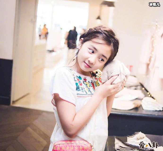 黄磊女儿黄多多遭同学爆料