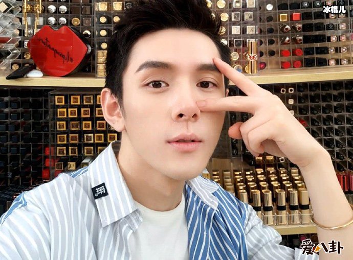 小s与李佳琦同台