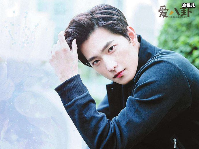 杨洋回应倒模事件