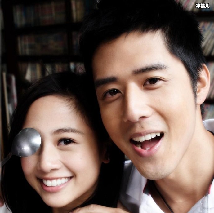 胡宇崴和吴映洁合影