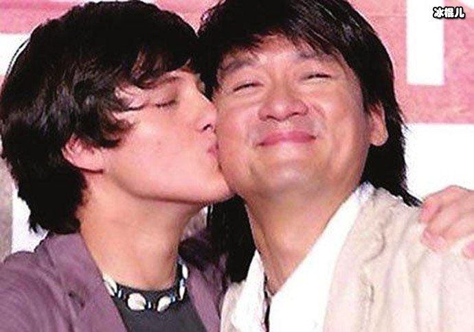 周华健全家福曝光