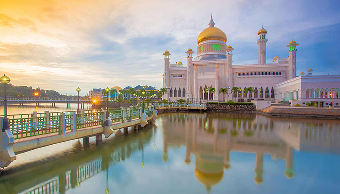 文莱是讲中文还是讲英文的