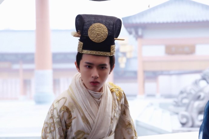 张逸杰和关晓彤曾合作凤囚凰