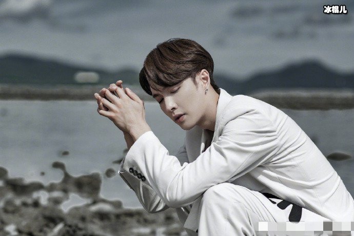 张艺兴新歌苦行僧