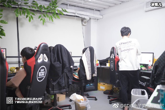 EDG队员训练
