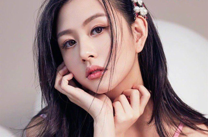 沈月拍摄的杂志风格超美