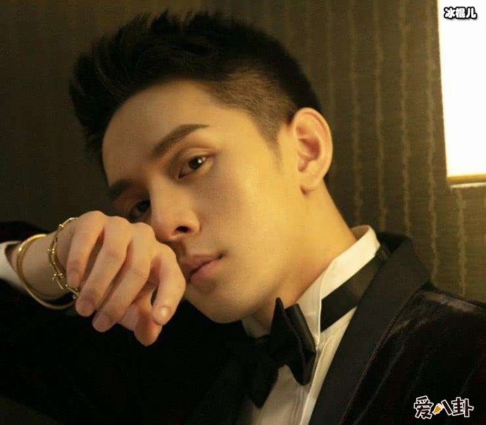 李佳琦抽烟的原因