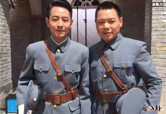 红旗漫卷西风剧照