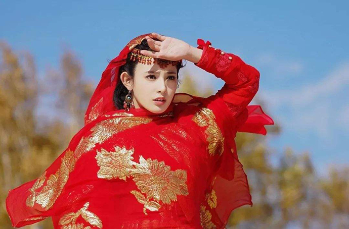 彭小苒东宫扮相现实中被谁连累