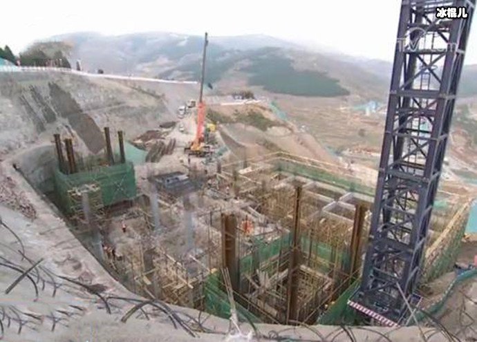 中国首座跳台滑雪中心