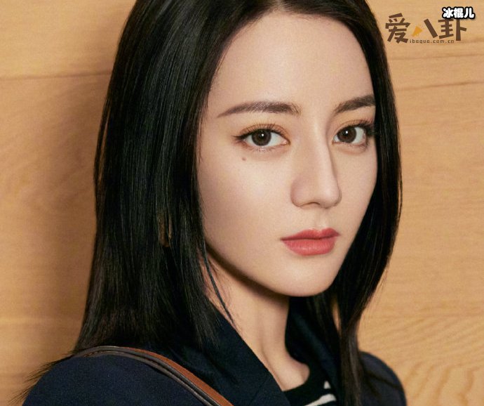 迪丽热巴还是嘉行的艺人吗