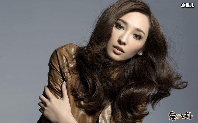 准豪门阔太吴佩慈