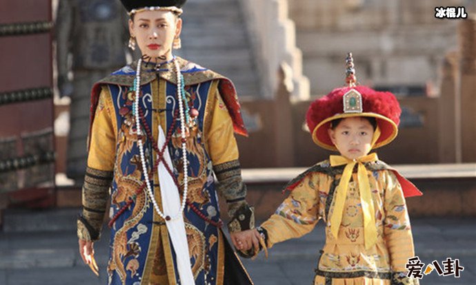 宁静上新了故宫综艺照