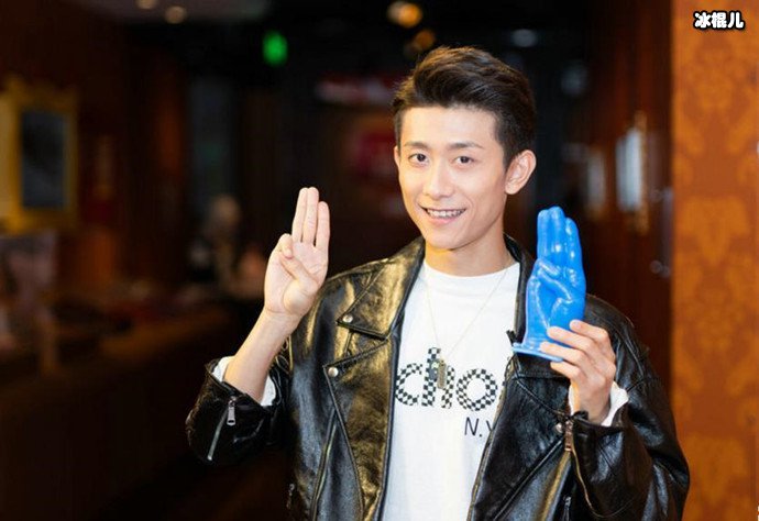 光荣与梦想邓铭恩扮演者张一山