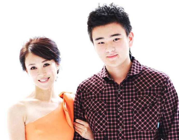 傅艺伟和儿子高乐男