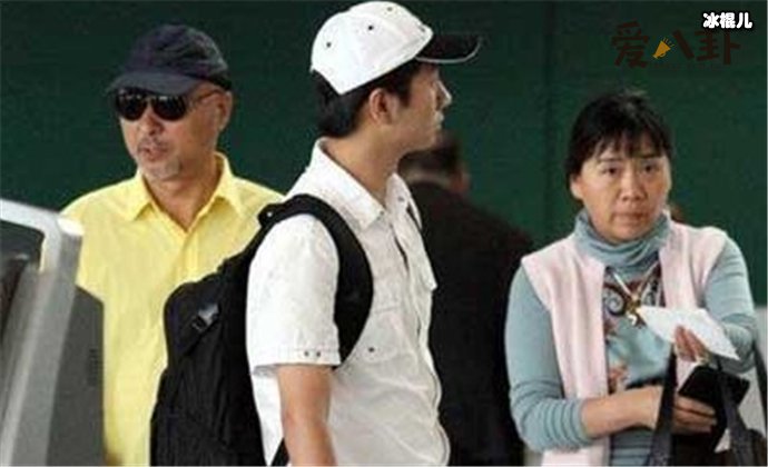 陈佩斯一家三口